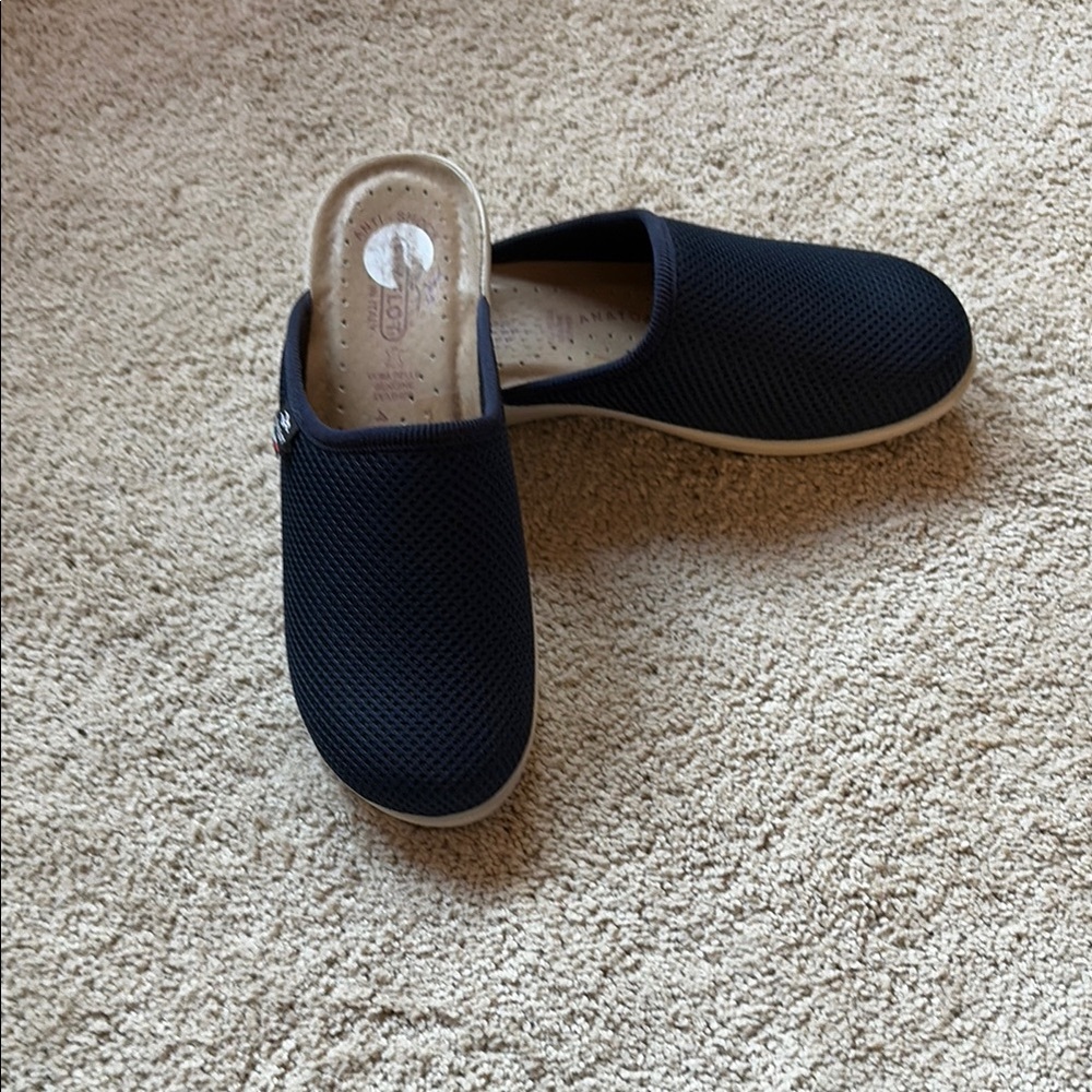 Women’s Black Slip-On Shoes